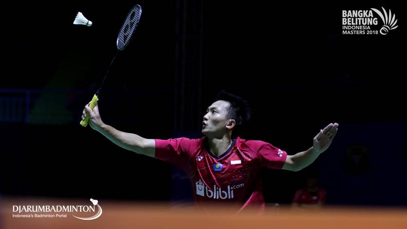 Ihsan Maulana Mustofa (INA) menyambut pengembalian shuttlecock. Ihsan Maulana Mustofa (INA) menyambut pengembalian shuttlecock.