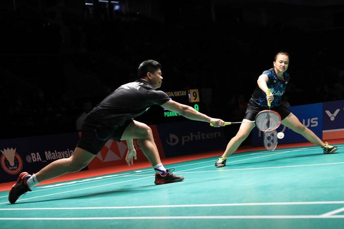 Praveen Jordan/Melati Daeva Oktavianti berusaha menghadang serangan. Praveen Jordan/Melati Daeva Oktavianti berusaha menghadang serangan.