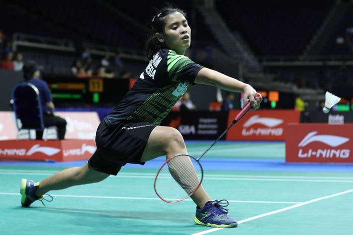 Gregoria Mariska Tunjung (Indonesia) menyambut pengembalian. Gregoria Mariska Tunjung (Indonesia) menyambut pengembalian.