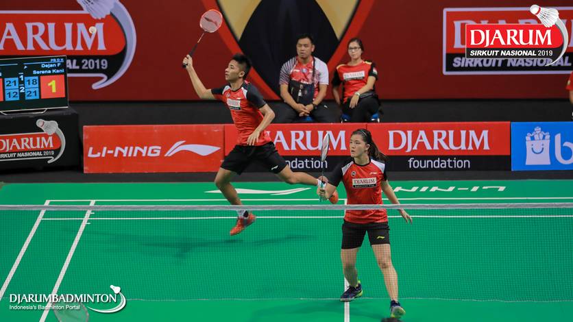 Dejan Ferdinansyah/Serena Kani (PB Djarum Kudus) bersiap menyambut pengembalian. Dejan Ferdinansyah/Serena Kani (PB Djarum Kudus) bersiap menyambut pengembalian.