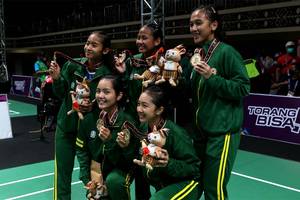 Skuad bulu tangkis putri Jawa Timur (PON Papua 2021/Hadi Abdulloh)