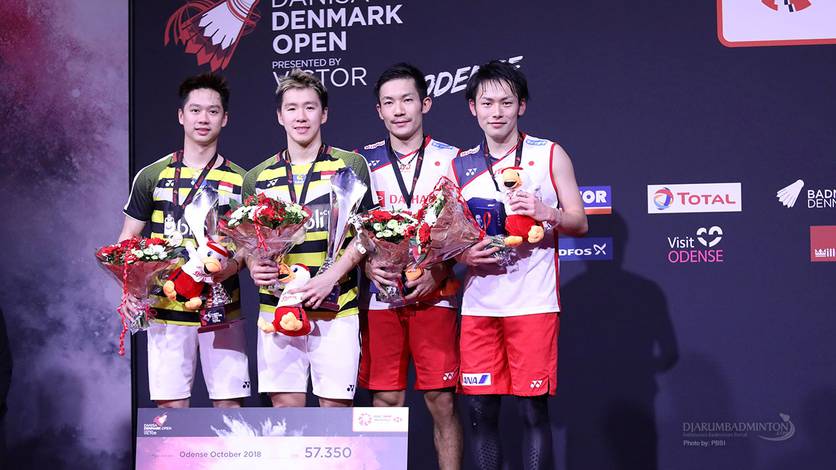 Ganda putra Jepang, Takeshi Kamura/Keigo Sonoda (kanan) berada di podium juara Denmark Open 2019 BWF World Tour Super 750 bersama Kevin Sanjaya Sukamuljo/Marcus Fernaldi Gideon (Indonesia). Ganda putra Jepang, Takeshi Kamura/Keigo Sonoda (kanan) berada di podium juara Denmark Open 2019 BWF World Tour Super 750 bersama Kevin Sanjaya Sukamuljo/Marcus Fernaldi Gideon (Indonesia).