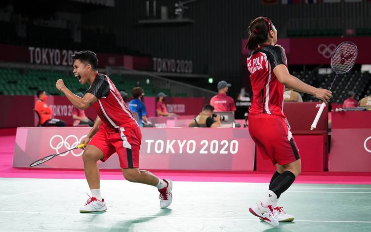 Selebrasi kemenangan Greysia Polii/Apriyani Rahayu (Indonesia). (Foto: BADMINTONPHOTO - Shi Tang) Selebrasi kemenangan Greysia Polii/Apriyani Rahayu (Indonesia). (Foto: BADMINTONPHOTO - Shi Tang)