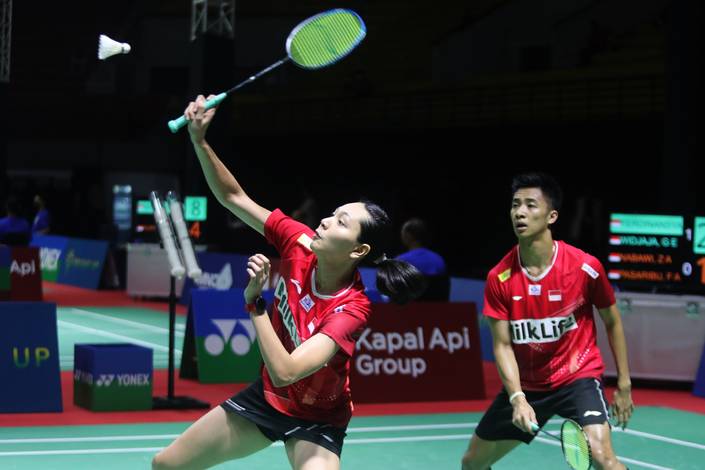 Dejan Ferdinansyah/Gloria Emanuelle Widjaja (Djarum Badminton) Dejan Ferdinansyah/Gloria Emanuelle Widjaja (Djarum Badminton)