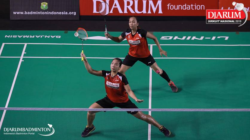 Ayu Gary Luna Maharani/Rosyita Eka Putri Sari menyambut pengembalian. Ayu Gary Luna Maharani/Rosyita Eka Putri Sari menyambut pengembalian.