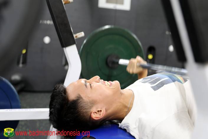 Jonatan Christie (Indonesia) saat menjalani latihan fisik di Pelatnas.