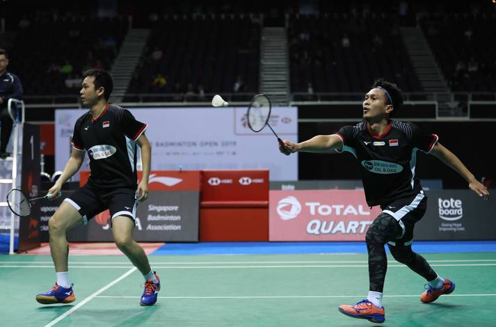 Hendra Setiawan/Mohammad Ahsan (Indonesia) menyambut pengembalian. Hendra Setiawan/Mohammad Ahsan (Indonesia) menyambut pengembalian.