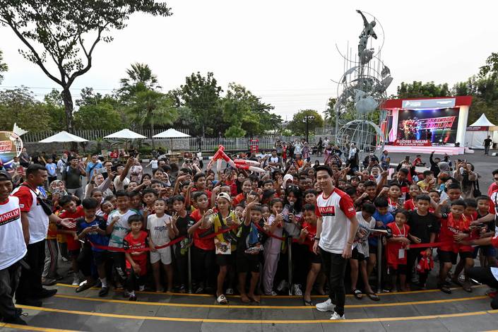 Kevin Sanjaya dan para peserta Audisi Umum PB Djarum 2024 (Dok. PB Djarum) Kevin Sanjaya dan para peserta Audisi Umum PB Djarum 2024 (Dok. PB Djarum)