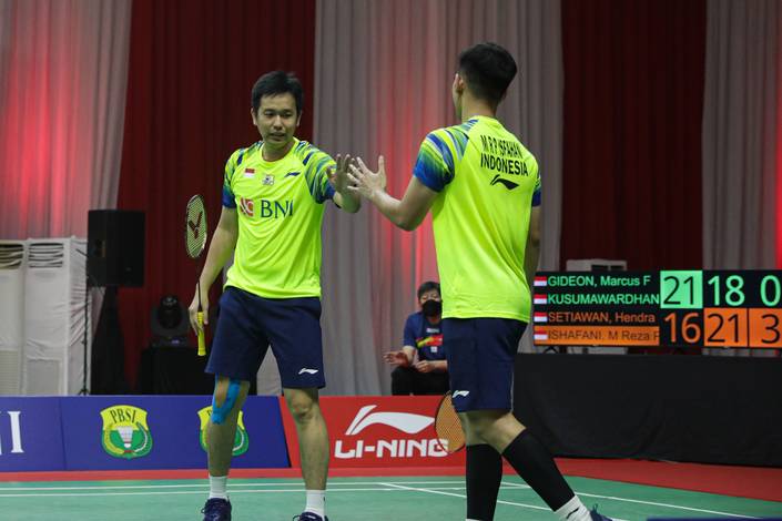 Pasangan Hendra Setiawan/Moh. Reza Pahlevi Isfahani saat menghadapi Marcus Fernaldi Gideon/Pramudya Kusumawardana pada ajang Simulasi Piala Beregu PBSI (Badminton Indonesia) Pasangan Hendra Setiawan/Moh. Reza Pahlevi Isfahani saat menghadapi Marcus Fernaldi Gideon/Pramudya Kusumawardana pada ajang Simulasi Piala Beregu PBSI (Badminton Indonesia)