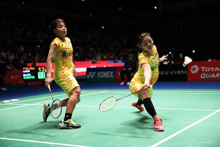 Greysia Polii/Apriyani Rahayu menyambut pengembalian. Greysia Polii/Apriyani Rahayu menyambut pengembalian.