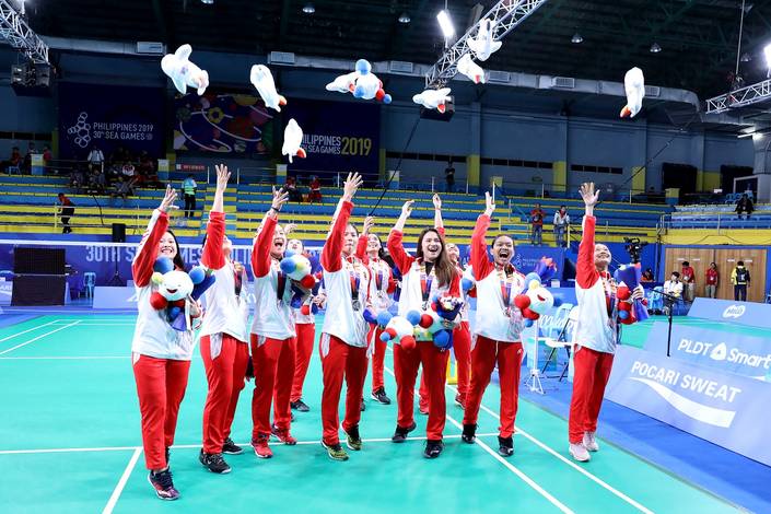 Tim beregu putri Indonesia raih medali perak di ajang SEA Games 2019 Filipina. Tim beregu putri Indonesia raih medali perak di ajang SEA Games 2019 Filipina.