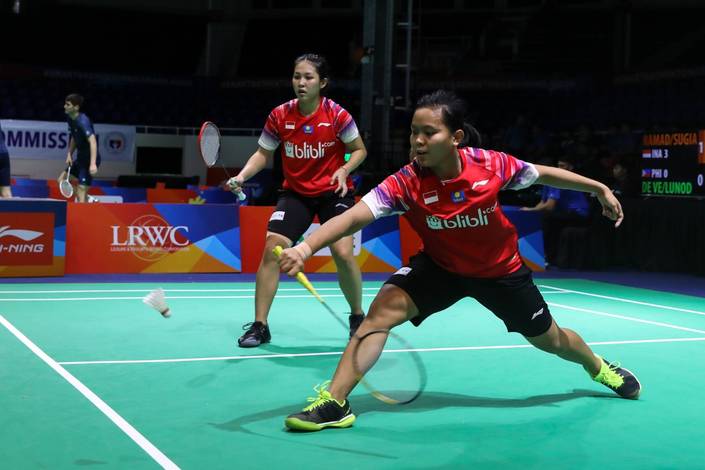Siti Fadia Silva Ramadhanti/Ribka Sugiarto (Indonesia) menyambut pengembalian. Siti Fadia Silva Ramadhanti/Ribka Sugiarto (Indonesia) menyambut pengembalian.