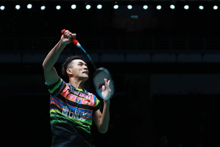 Jonatan Christie (Indonesia) melepaskan serangan. Jonatan Christie (Indonesia) melepaskan serangan.