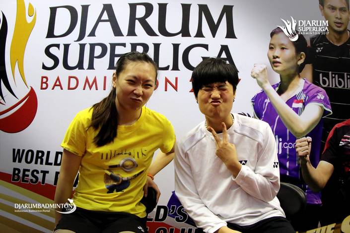 Zhang Beiwen (Kiri) Menyukai Nasi Goreng Sementara Yip Pui Yin (Kanan) Menyukai Gado-gado Zhang Beiwen (Kiri) Menyukai Nasi Goreng Sementara Yip Pui Yin (Kanan) Menyukai Gado-gado