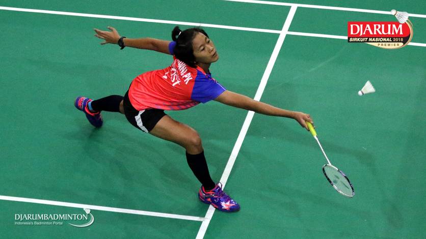 Putri Kusuma Wardani menyambut pengembalian. Putri Kusuma Wardani menyambut pengembalian.