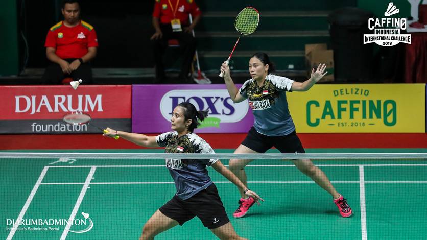 Anggia Shitta Awanda/Pia Zebadiah Bernadet (Indonesia) mengembalikan shuttlecock. Anggia Shitta Awanda/Pia Zebadiah Bernadet (Indonesia) mengembalikan shuttlecock.