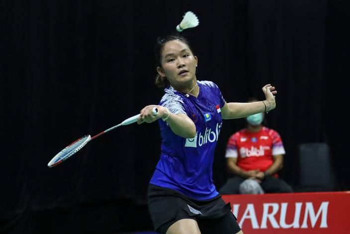 Ruselli Hartawan bersiap menyambut pengembalian. Ruselli Hartawan bersiap menyambut pengembalian.
