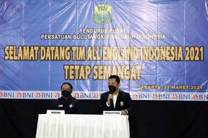 Sekretaris Jenderal PP PBSI, Jenderal Polisi Listyo Sigit Prabowo (kanan) bersama Menteri Pemuda dan Olahraga RI, Zainudin Amali. (Foto: PP PBSI)