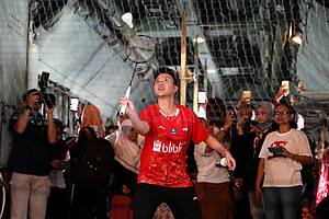 Liliyana Natsir Bermain Bulutangkis Diatas Ketinggian 17.500 Kaki. Photo: PBSI