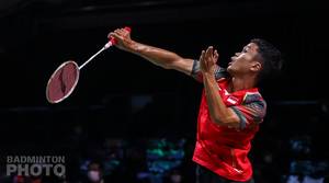 Tunggal putra Indonesia, Anthony Sinisuka Ginting melepaskan serangan. (Copyright: Badmintonphoto | Courtesy of BWF)