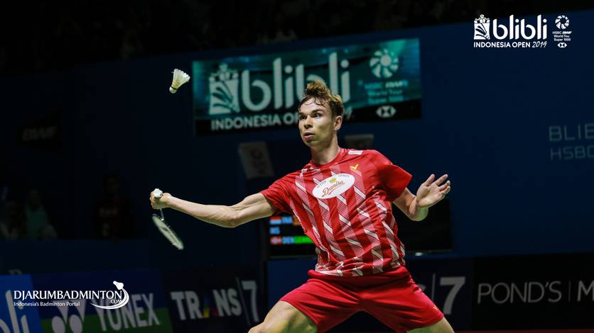Rasmus Gemke (Denmark) menyambut pengembalian. Rasmus Gemke (Denmark) menyambut pengembalian.