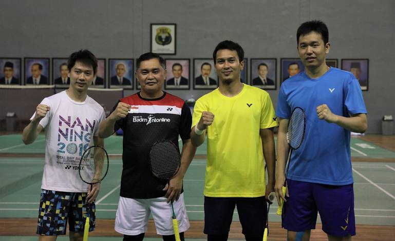 Sekretaris Jenderal PP PBSI, Muhammad Fadil Imran (dua dari kiri) bersama Kevin Sanjaya Sukamuljo, Hendra Setiawan dan Mohammad Ahsan. (Foto: PP PBSI)