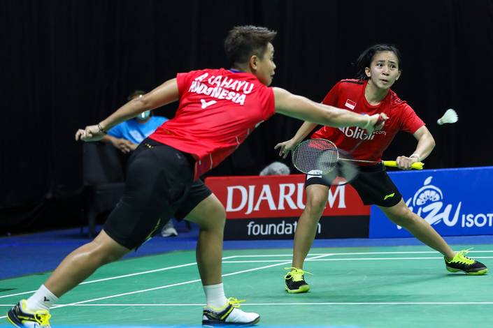 Apriyani Rahayu/Mychelle Chrystine Bandaso bersiap menghadang serangan. Apriyani Rahayu/Mychelle Chrystine Bandaso bersiap menghadang serangan.
