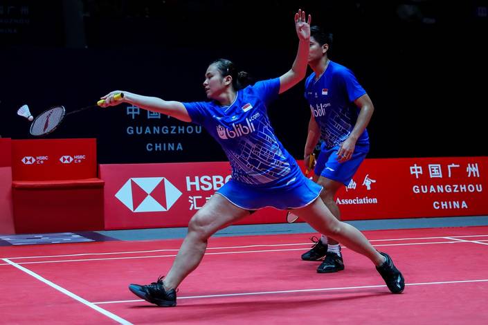 Praveen Jordan/Melati Daeva Oktavianti (Indonesia) menyambut pengembalian. Praveen Jordan/Melati Daeva Oktavianti (Indonesia) menyambut pengembalian.
