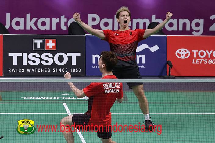 Selebrasi kemenangan Kevin Sanjaya Sukamuljo/Marcus Fernaldi Gideon. Selebrasi kemenangan Kevin Sanjaya Sukamuljo/Marcus Fernaldi Gideon.