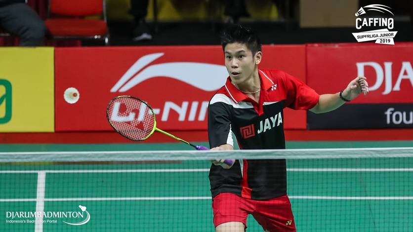 Aria Dinata (PB Jaya Raya) menyambut pengembalian. Aria Dinata (PB Jaya Raya) menyambut pengembalian.