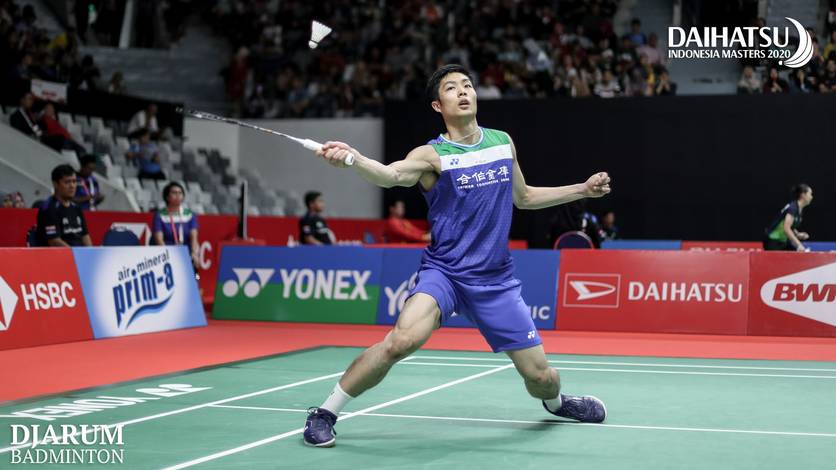 Chou Tien Chen (Taiwan) menyambut pengembalian. Chou Tien Chen (Taiwan) menyambut pengembalian.