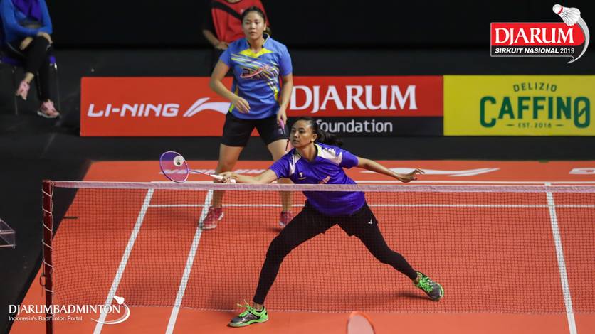 Brigita Marcelia Rumambi/Meirisa Cindy Sahputri (PB Berkat Abadi) mengembalikan shuttlecock. Brigita Marcelia Rumambi/Meirisa Cindy Sahputri (PB Berkat Abadi) mengembalikan shuttlecock.