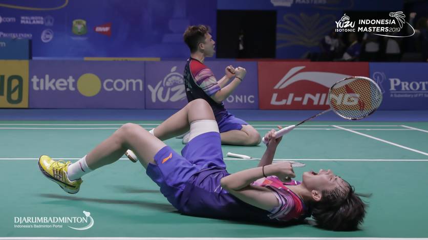 Selebrasi kemenangan Guo Xin Wa/Zhang Shu Xian (Tiongkok). Selebrasi kemenangan Guo Xin Wa/Zhang Shu Xian (Tiongkok).