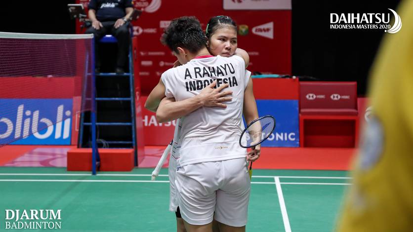 Selebrasi kemenangan Greysia Polii/Apriyani Rahayu (Indonesia). Selebrasi kemenangan Greysia Polii/Apriyani Rahayu (Indonesia).