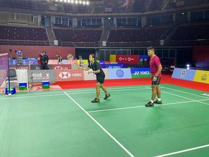 Ganda campuran Indonesia, Praveen Jordan/Melati Daeva Oktavianti menjajal Impact Arena, Minggu (10/1). (Foto: PBSI)