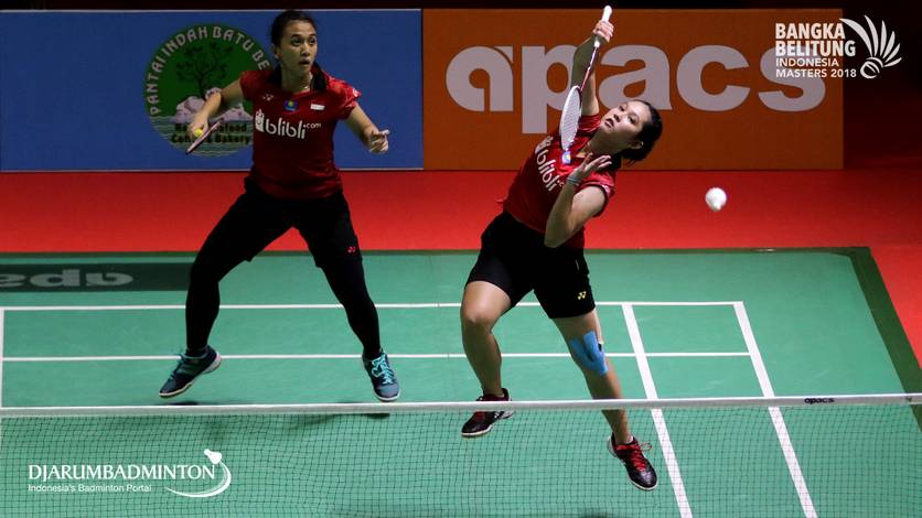 Ribka Sugiarto/Febriana Dwipuji Kusuma (Indonesia) mengembalikan shuttlecock. Ribka Sugiarto/Febriana Dwipuji Kusuma (Indonesia) mengembalikan shuttlecock.