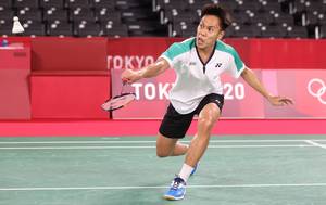 Ade Resky Dwichayo (Azerbaijan) mengembalikan shuttlecock. (Foto: BADMINTONPHOTO - Yves Lacroix)