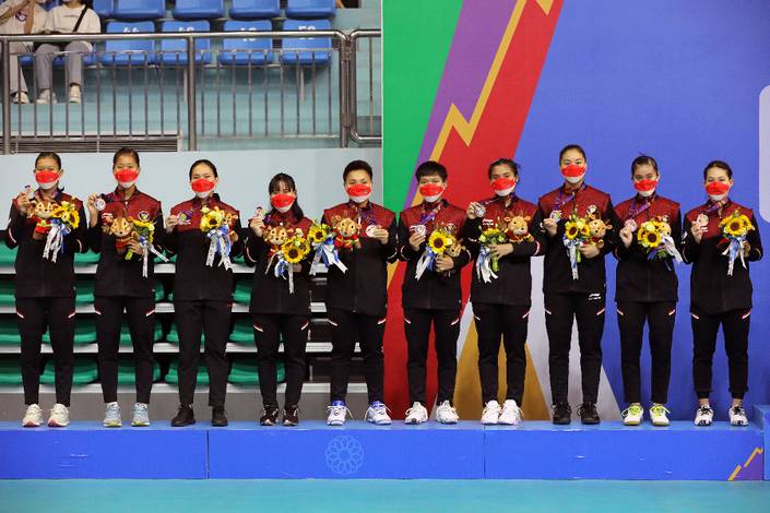 Tim putri Indonesia meraih medali perak cabang olahraga bulu tangkis berunggu putri SEA Games Vietnam 2021 (Humas PP PBSI) Tim putri Indonesia meraih medali perak cabang olahraga bulu tangkis berunggu putri SEA Games Vietnam 2021 (Humas PP PBSI)