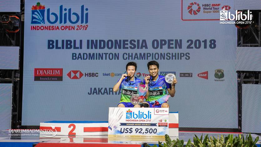 Tontowi Ahmad/Liliyana Natsir di podium juara Blibli Indonesia Open 2018. Tontowi Ahmad/Liliyana Natsir di podium juara Blibli Indonesia Open 2018.