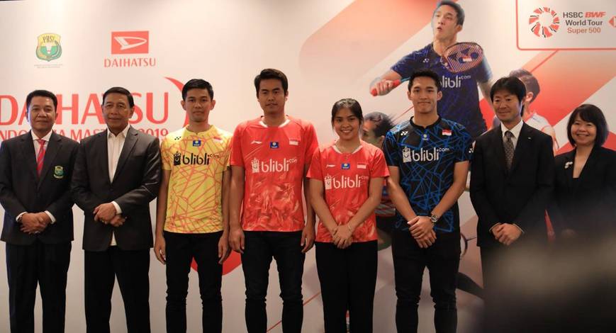 Achmad Budiharto, Wiranto, Fajar Alfian, Tontowi Ahmad, Gregoria Mariska Tunjung, Jonatan Christie dan pihak Daihatsu, berfoto bersama usai pressconference.