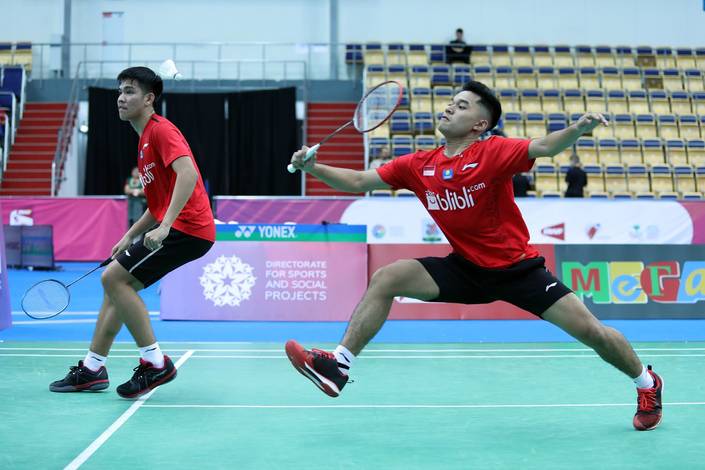 Leo Rolly Carnando/Daniel Marthin (Indonesia) bersiap menyambut pengembalian. Leo Rolly Carnando/Daniel Marthin (Indonesia) bersiap menyambut pengembalian.