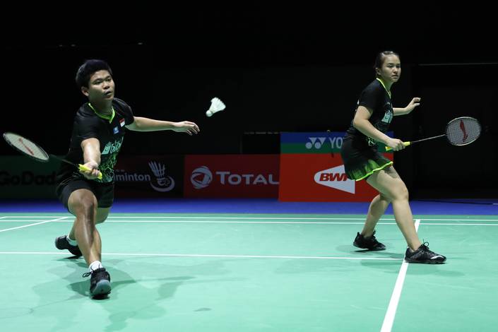Praveen Jordan/Melati Daeva Oktavianti (Indonesia) bersiap menyambut pengembalian. Praveen Jordan/Melati Daeva Oktavianti (Indonesia) bersiap menyambut pengembalian.