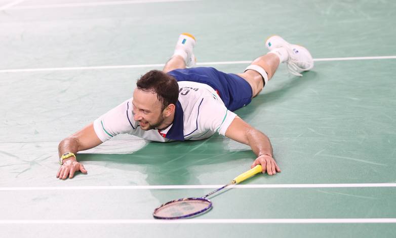 Tunggal putra Guatemala, Kevin Cordon jatuh bangun menahan serangan Viktor Axelsen (Denmark). (Foto: BADMINTONPHOTO - Yves Lacroix) Tunggal putra Guatemala, Kevin Cordon jatuh bangun menahan serangan Viktor Axelsen (Denmark). (Foto: BADMINTONPHOTO - Yves Lacroix)
