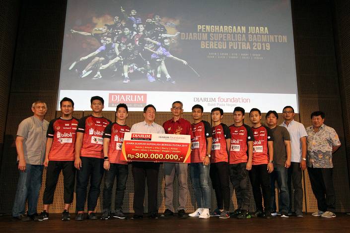 Tim beregu putra PB Djarum Kudus mendapat bonus Rp 300 juta. Tim beregu putra PB Djarum Kudus mendapat bonus Rp 300 juta.