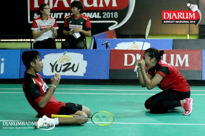 Selebrasi kemenangan Yoggi Pamungkas/Fauzia Kartikasari (PB Djarum Kudus). Selebrasi kemenangan Yoggi Pamungkas/Fauzia Kartikasari (PB Djarum Kudus).