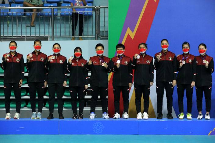 Tim putri Indonesia meraih medali perak cabang olahraga bulu tangkis berunggu putri SEA Games Vietnam 2021 (Humas PP PBSI) Tim putri Indonesia meraih medali perak cabang olahraga bulu tangkis berunggu putri SEA Games Vietnam 2021 (Humas PP PBSI)