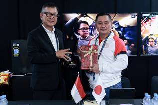 Mitsuru Murai & Fadil Imran (Humas PP PBSI) Mitsuru Murai & Fadil Imran (Humas PP PBSI)