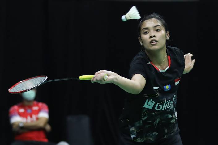 Gregoria Mariska Tunjung bersiap menghadang pengembalian. Gregoria Mariska Tunjung bersiap menghadang pengembalian.